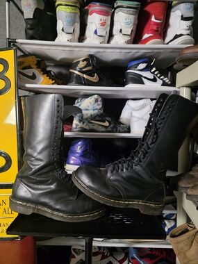 🔥 Grail! Dr. Martens Black Leather Lace-Up Combat Boots Size 10